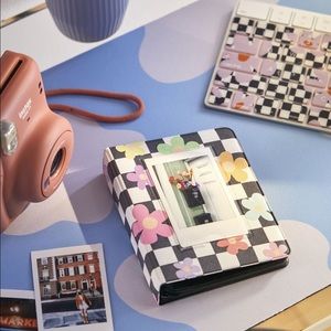 urban outfitters poloroid photo organizer